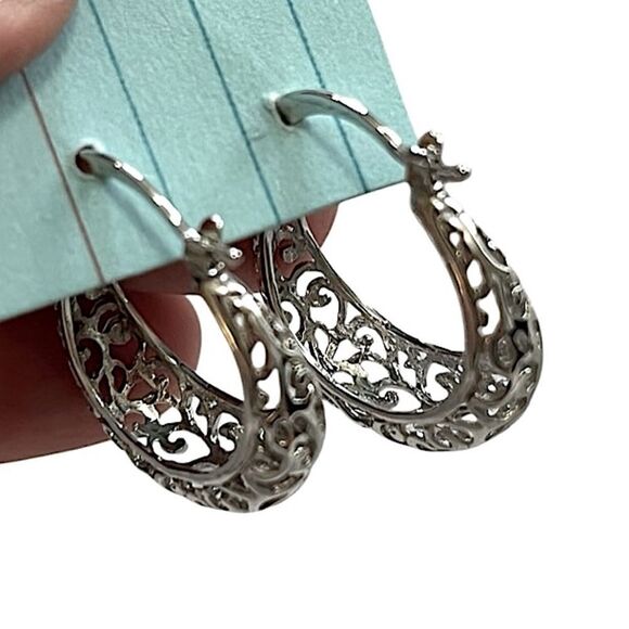 🌴 Filigree Hoop Earrings | Silver Tone - Picture 5 of 9